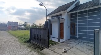 Jual rumah di Perumahan De Cassablanca Cemorokandang Malang