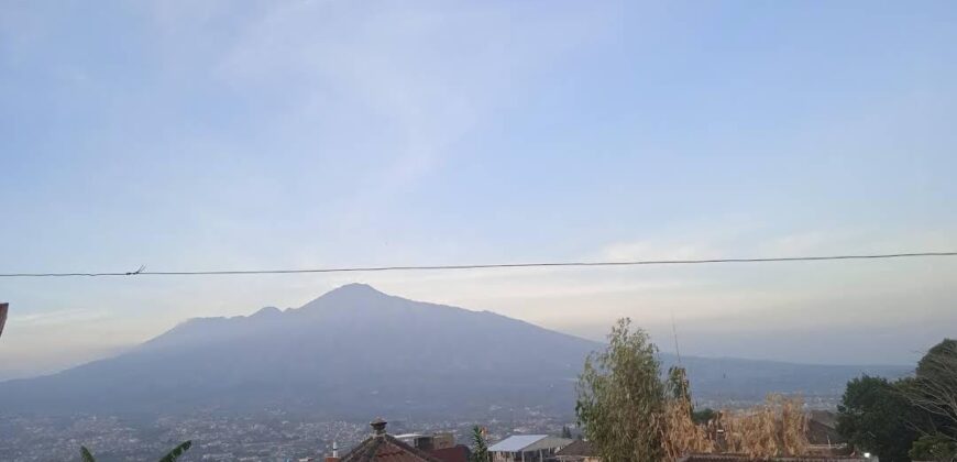 Homestay Villa dijual di Jalan Abdul Gani atas Kota Batu Malang
