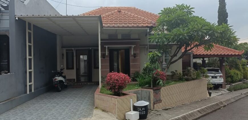 Rumah Modern Minimalis dijual di Karangploso Malang area perumahan ada Clubhouse dan Kolam Renang