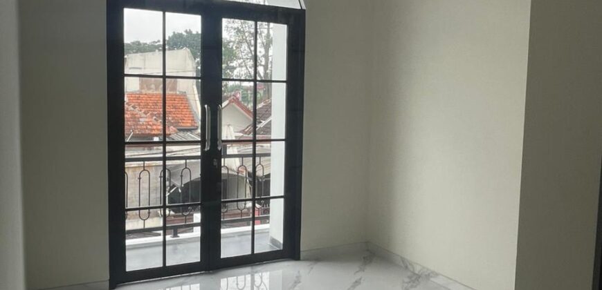 Rumah dijual Kondisi Bangunan Baru Type Minimalis di Sulfat Kota Malang
