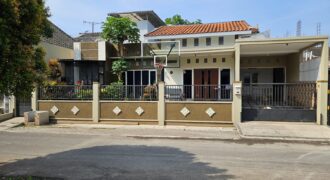 Rumah dijual di Area Jalan Bunga Bunga Dekat dengan Universitas Brawijaya dan Jalan Soekarno Hatta Malang