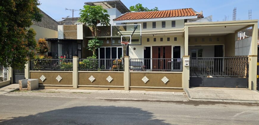 Rumah dijual di Area Jalan Bunga Bunga Dekat dengan Universitas Brawijaya dan Jalan Soekarno Hatta Malang