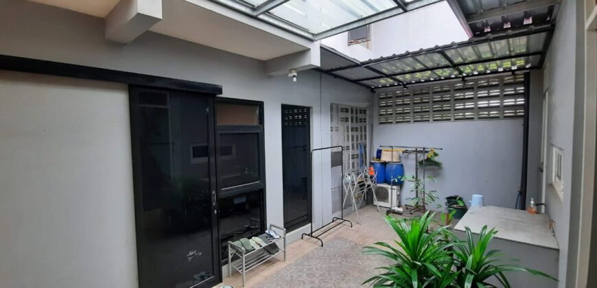 Rumah dijual di daerah Pandanwangi Sulfat Kota Malang 3 Kavling jadi 1