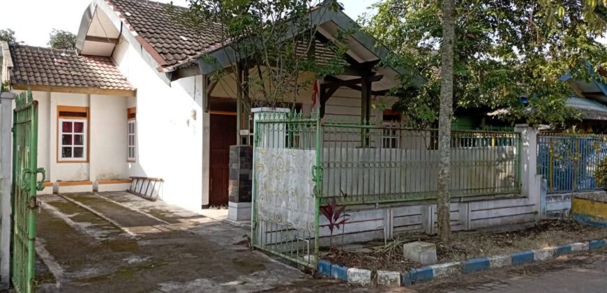 Rumah dijual di Pondok Blimbing Indah Araya Kota Malang