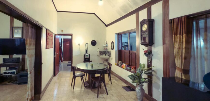 Dijual Rumah Vintage di Kawasan Tumenggung Suryo Kota Malang
