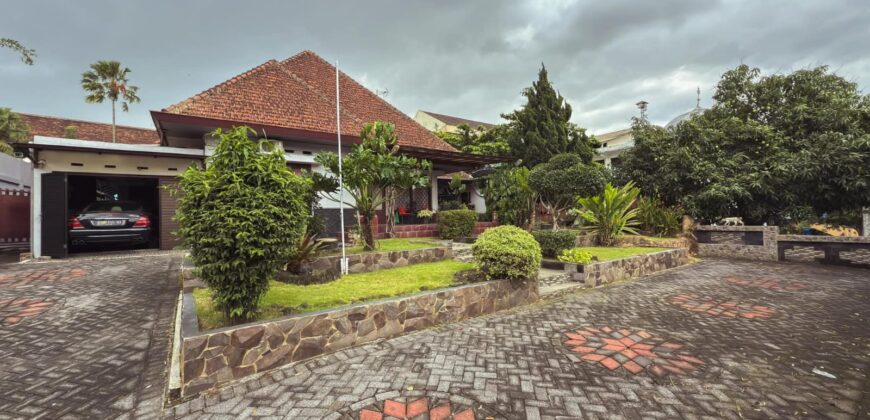 Dijual Rumah Vintage di Kawasan Tumenggung Suryo Kota Malang