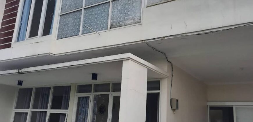 Villa Keluarga dijual di Temas Batu dekat dengan Batu Town Square