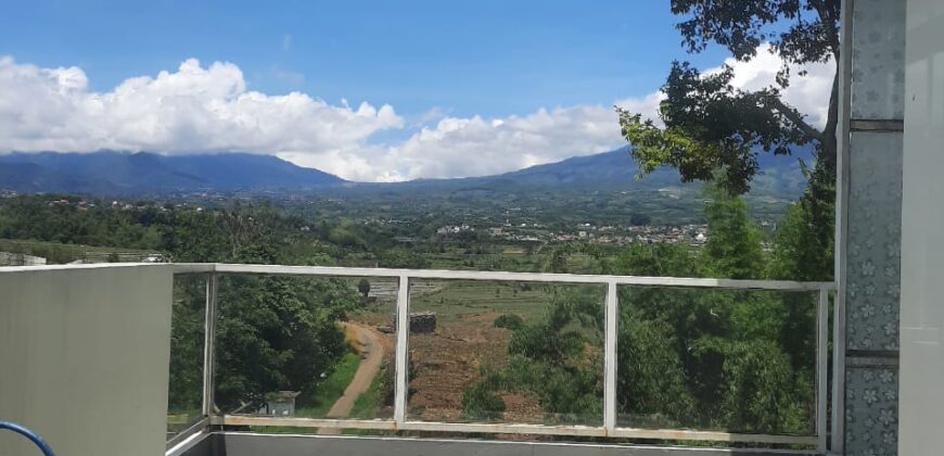 Villa Keluarga dijual di Temas Batu dekat dengan Batu Town Square