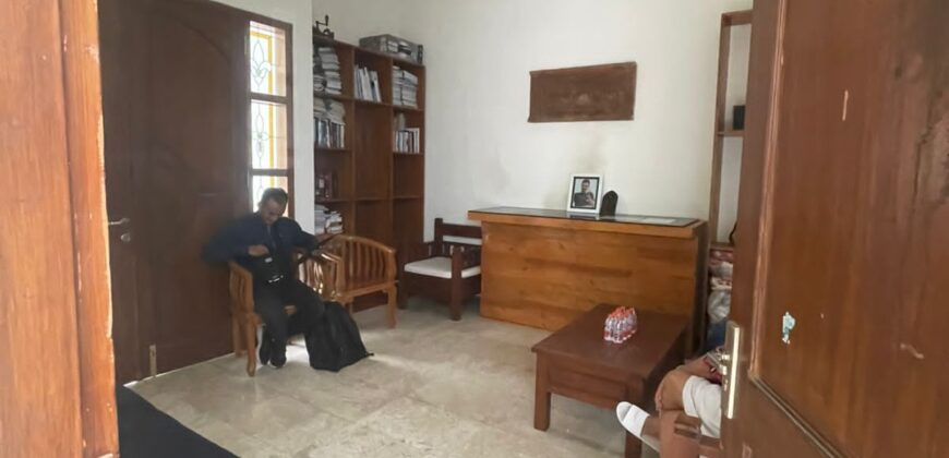 Homestay Villa dijual di Jalan Abdul Gani kota Batu dekat Musium Angkut dan Aston Hotel