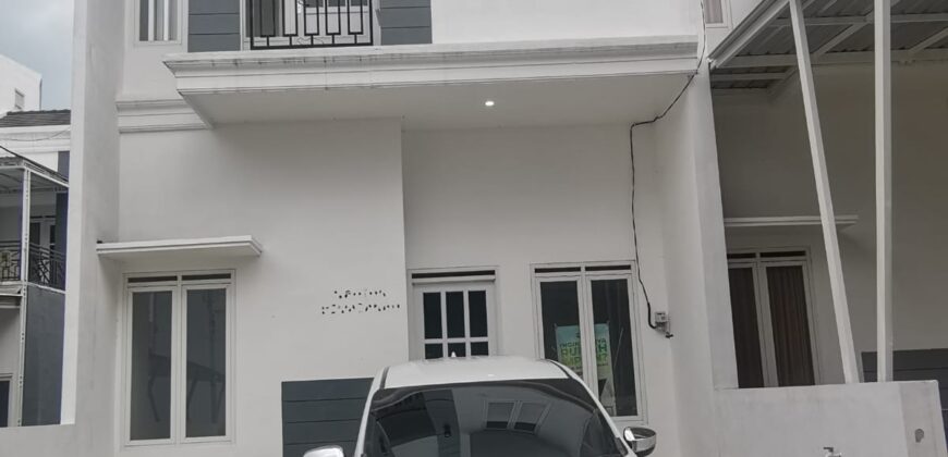 Rumah 2 Lantai dijual di Pakis Saptorenggo dekat Pintu Tol Malang